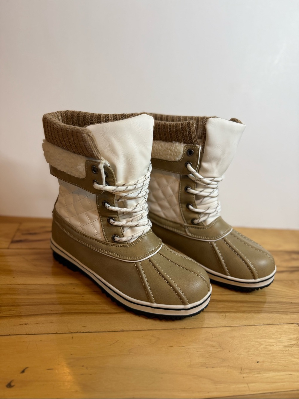 Monte Women's 3M Thinsulate Waterproof Duck Boots Khaki White